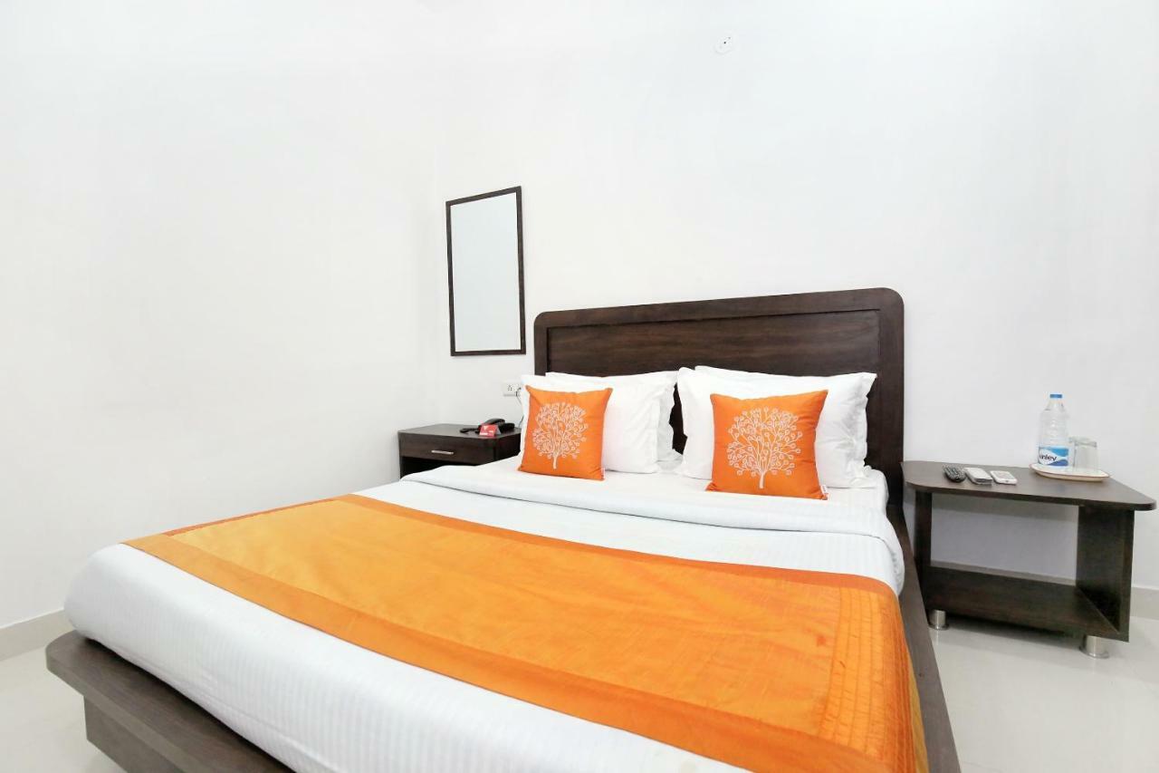 Oyo 11421 Regal Residency Hotel Amritsar Buitenkant foto